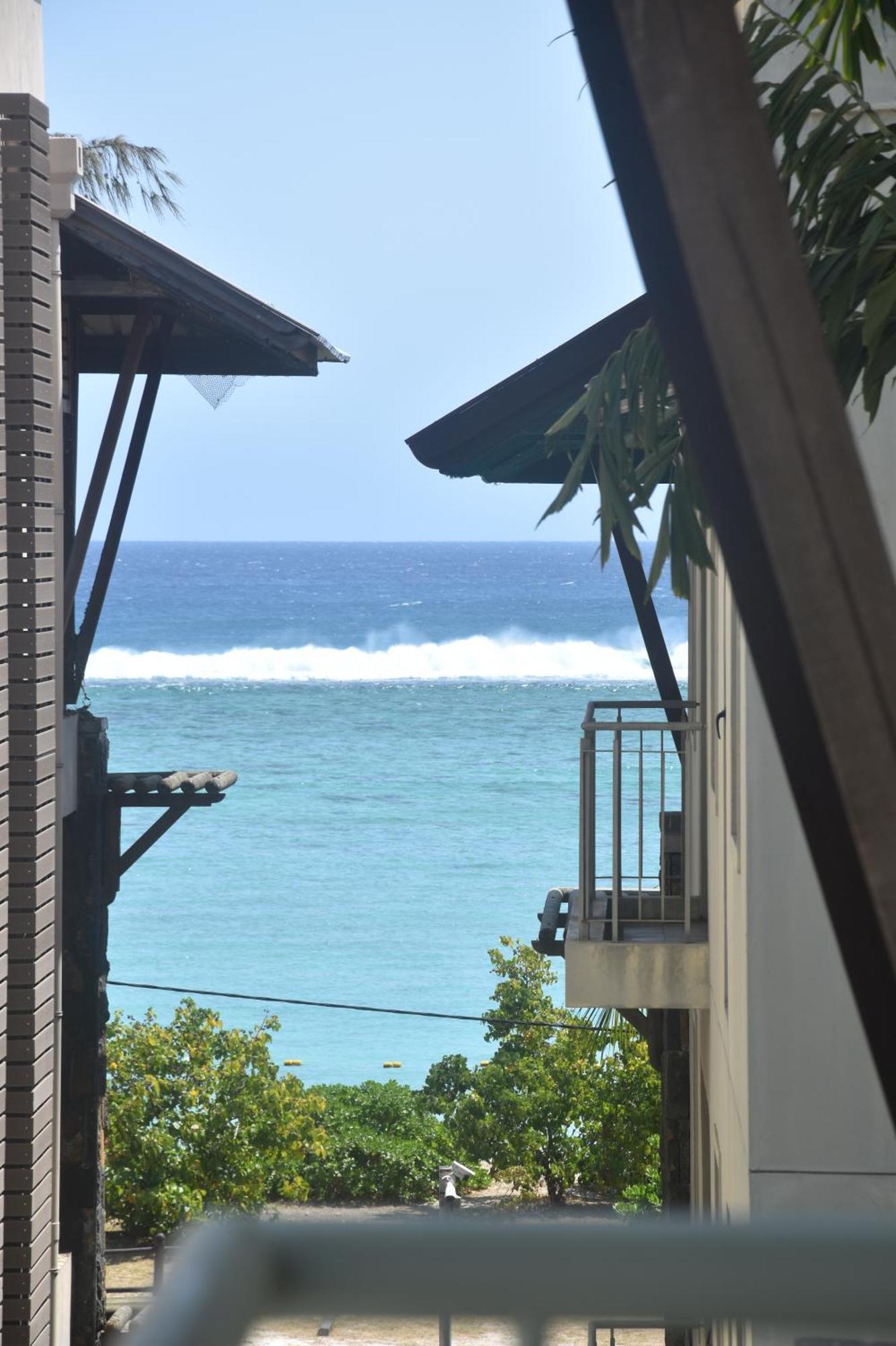 Blue Waves Beachfront Penthouse Flic-en-Flacq Exterior foto